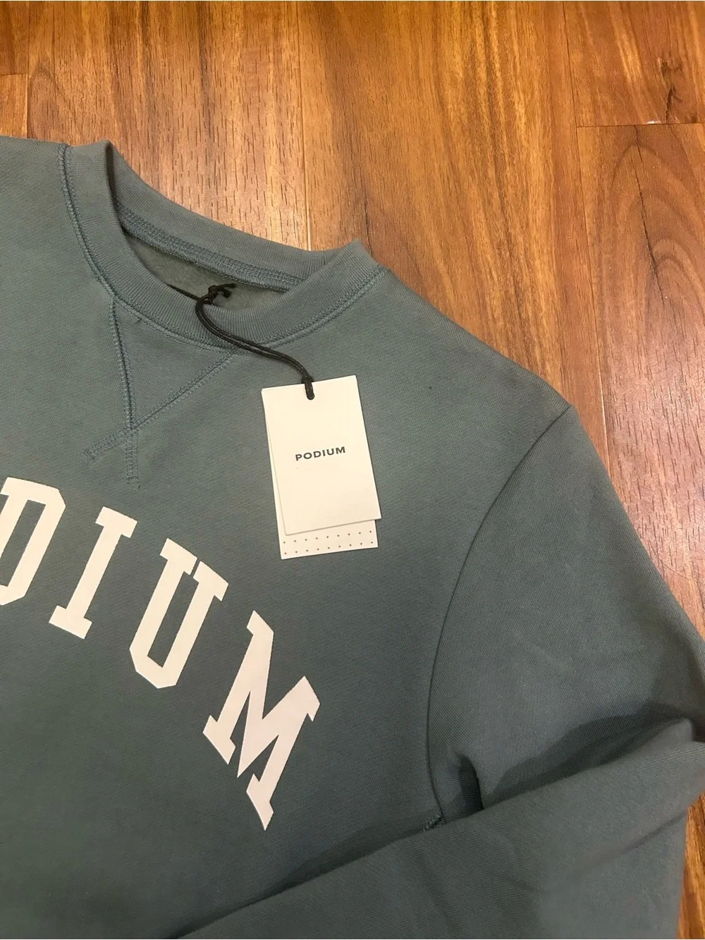Men's Crewneck Sweatshirt in Sage Green NWT small